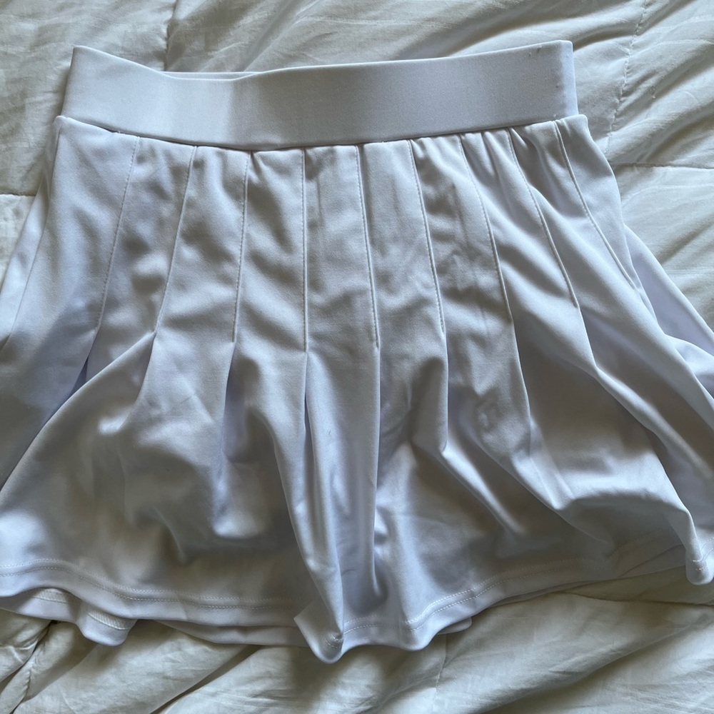 cute white tennis skirt size small !! - Picture 4 of 5